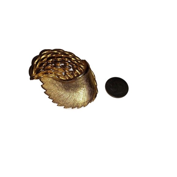 Textured Gold Plate‎ Brooch - Picture 4 of 8